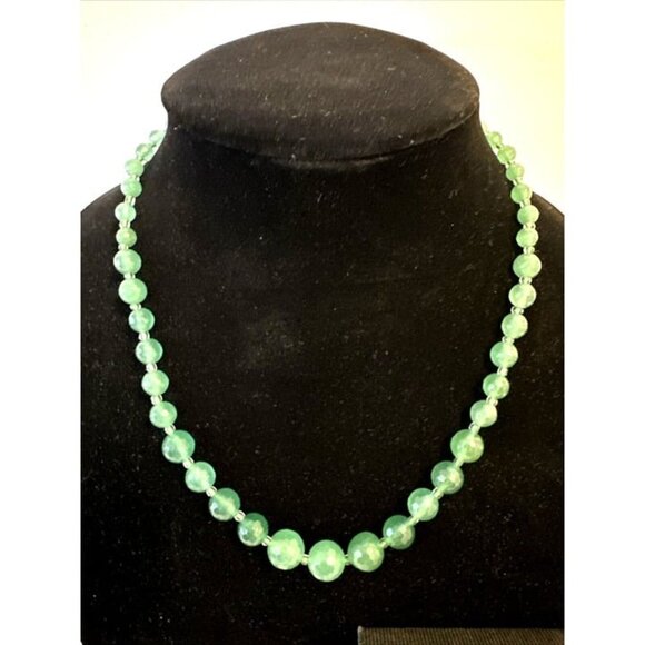 Necklace Green Faceted Glass and Small Beads 18-20" with Matching Drop Earrings - Picture 2 of 6